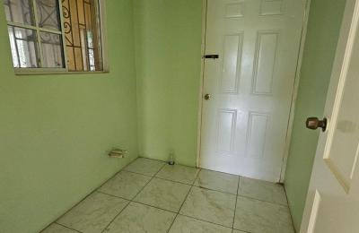 145 MONTCLAIR HEIGHTS, May Pen, Clarendon