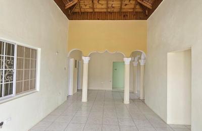 145 MONTCLAIR HEIGHTS, May Pen, Clarendon