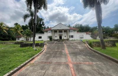 9 OAKRIDGE ROAD, Kingston 8, St. Andrew Parish