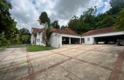 9 OAKRIDGE ROAD, Kingston 8, St. Andrew Parish